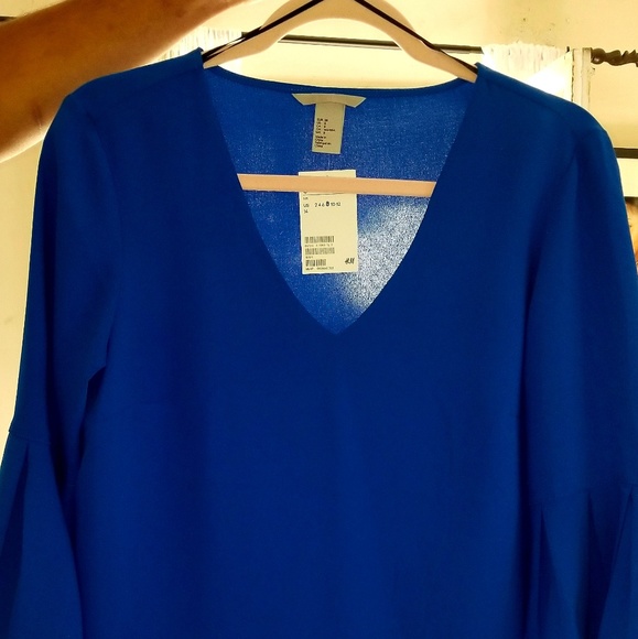 BRAND NEW H&M BLOUSE WITH BELL SLEEVES - Picture 2 of 8